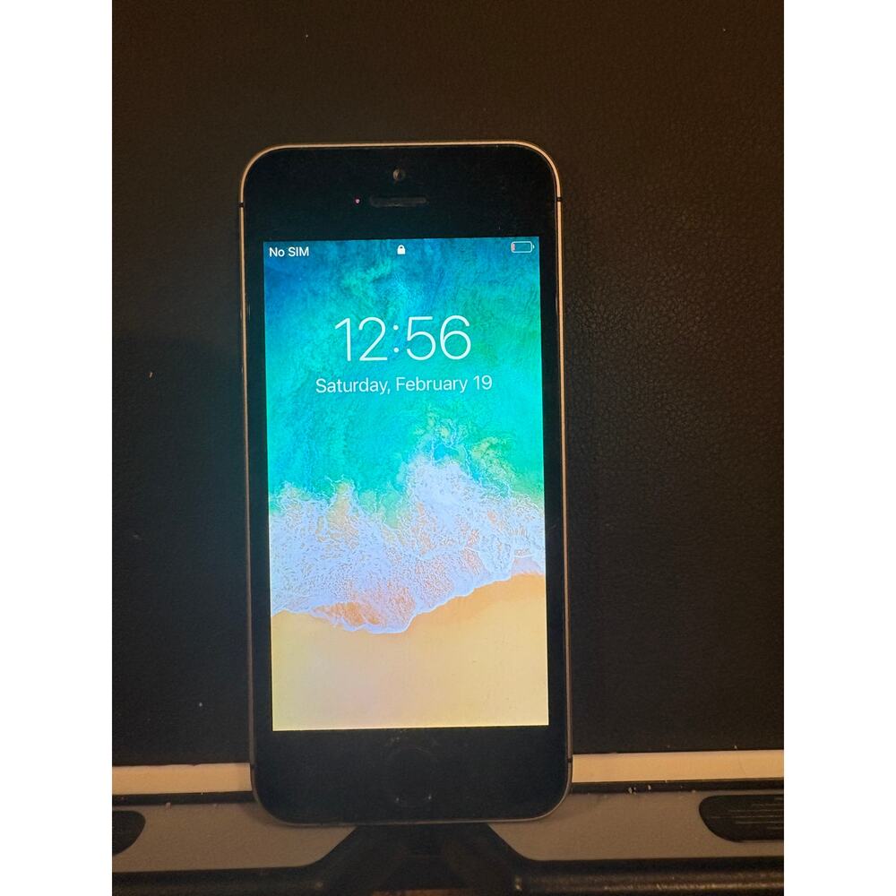 Apple iPhone SE A1662 16GB Verizon For Parts